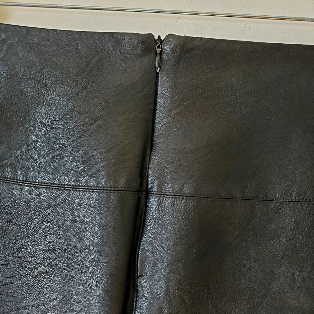 Black Faux Leather Missguided Zipper Mini Skirt Size 6 Women - Picture 6 of 7